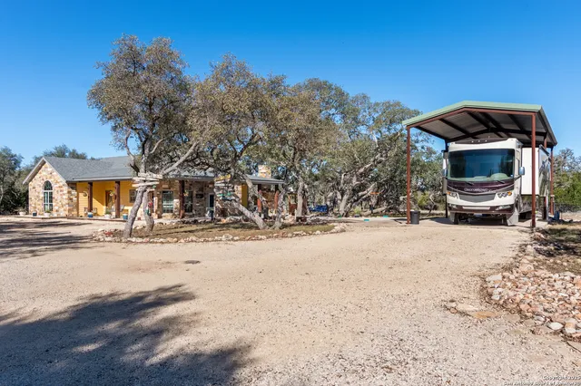 $659,000 | 381 Cam Primero, Leakey, TX 78873