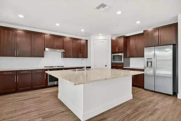 $975,000 | 6640 Silverleaf Court, Tracy, CA 95377
