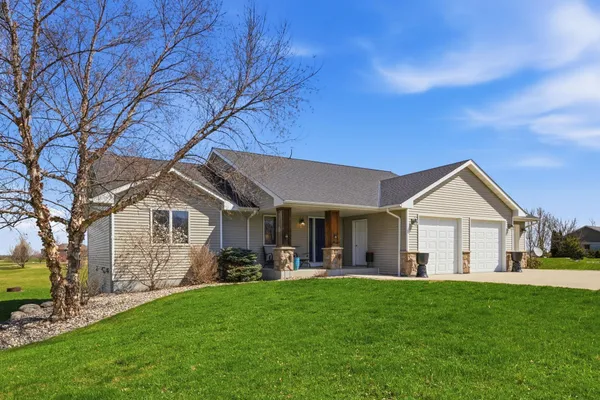 $599,000 | 17008 236th Circle, Hutchinson, MN 55350