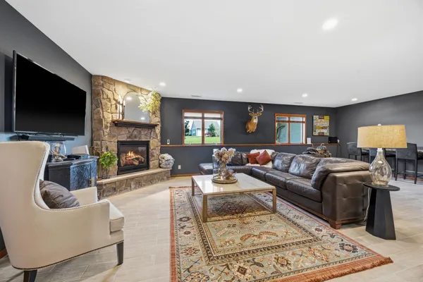 $599,000 | 17008 236th Circle, Hutchinson, MN 55350