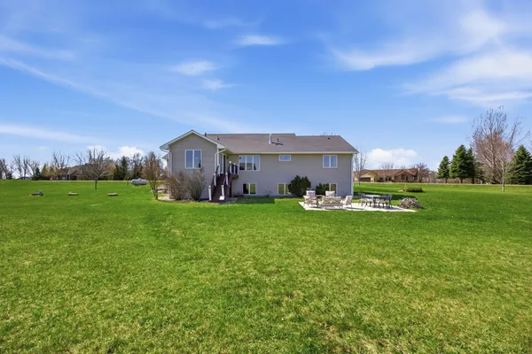 $599,000 | 17008 236th Circle, Hutchinson, MN 55350