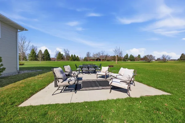 $599,000 | 17008 236th Circle, Hutchinson, MN 55350