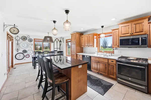 $599,000 | 17008 236th Circle, Hutchinson, MN 55350
