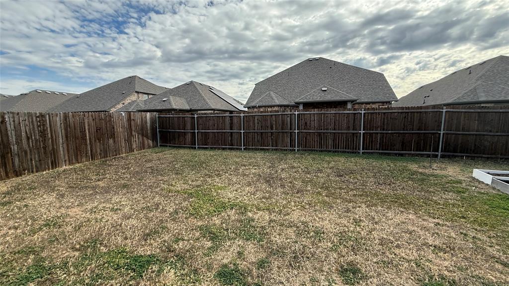 214 Crescent Avenue Melissa, TX 75454 - Photo 17 of 17 a view of a backyard