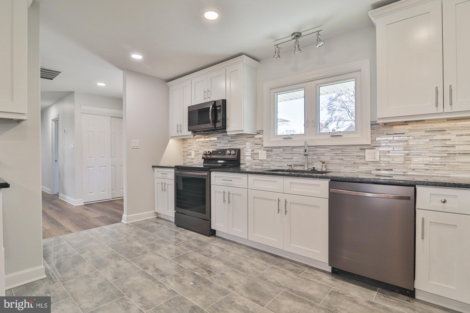 29 Rain Lily Road Levittown, PA 19056 - Photo 3 of 38 Gallery Image 3