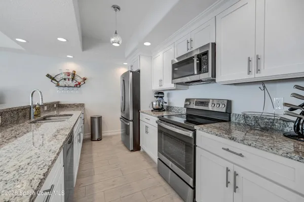 $2,600 | 1825 Riverside Drive, Unit 204, Titusville, FL 32780