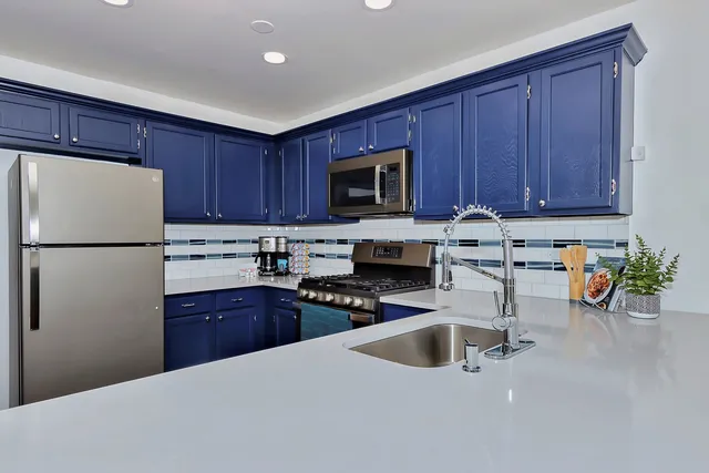 $2,550 | 2355 Masters Lane, Round Lake Beach, IL 60073