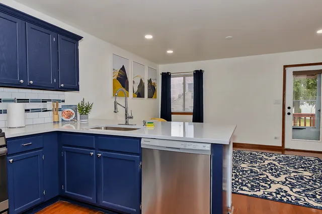 $2,550 | 2355 Masters Lane, Round Lake Beach, IL 60073