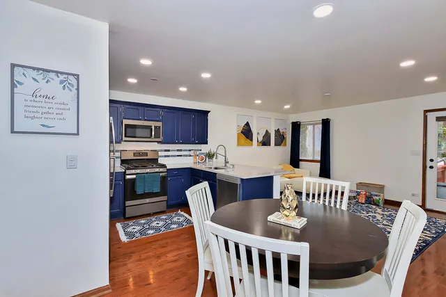 $2,550 | 2355 Masters Lane, Round Lake Beach, IL 60073