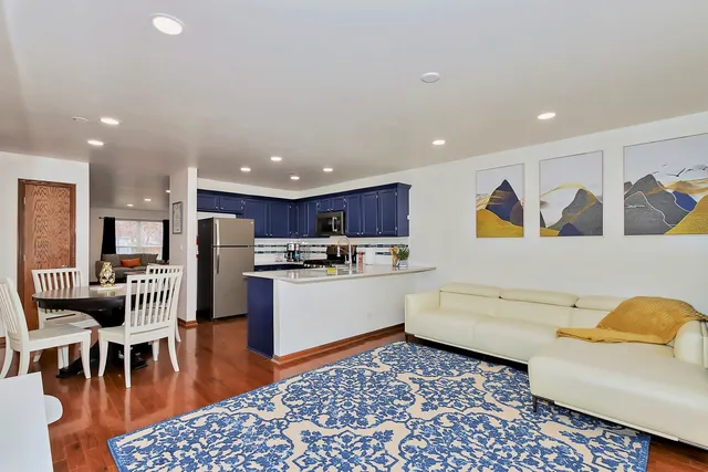 $2,550 | 2355 Masters Lane, Round Lake Beach, IL 60073