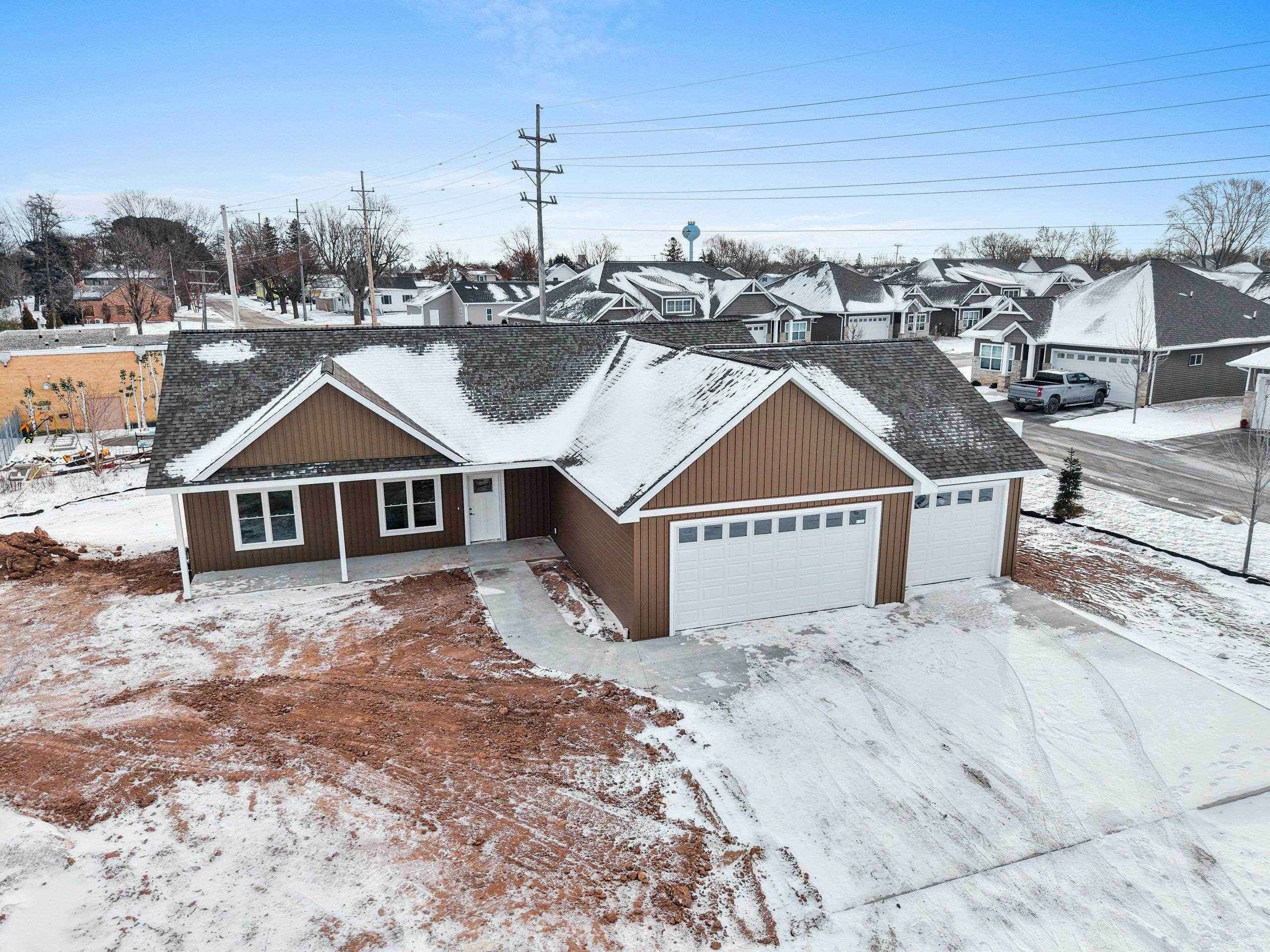 445 West Papermill Run Kimberly, WI 54136 - Photo 4 of 46