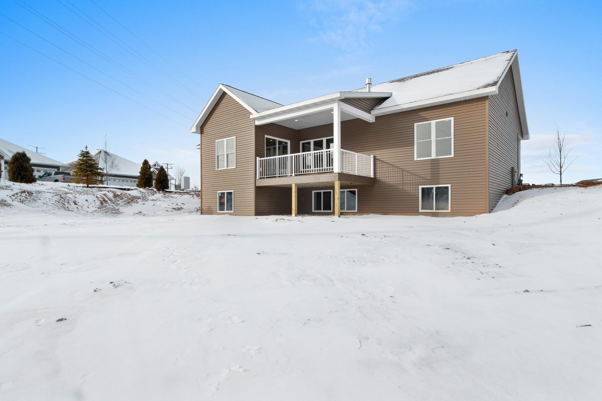 445 West Papermill Run Kimberly, WI 54136 - Photo 9 of 46