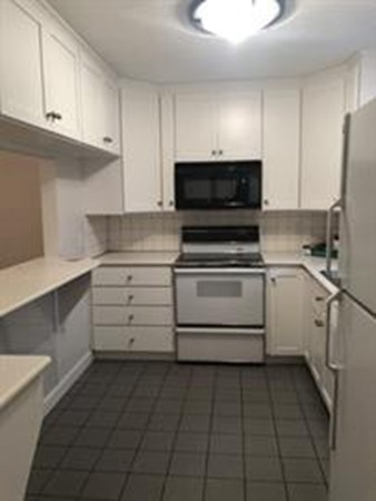 2249 Commonwealth Avenue, Unit 2249 Newton, MA 02466 - Photo 3 of 9