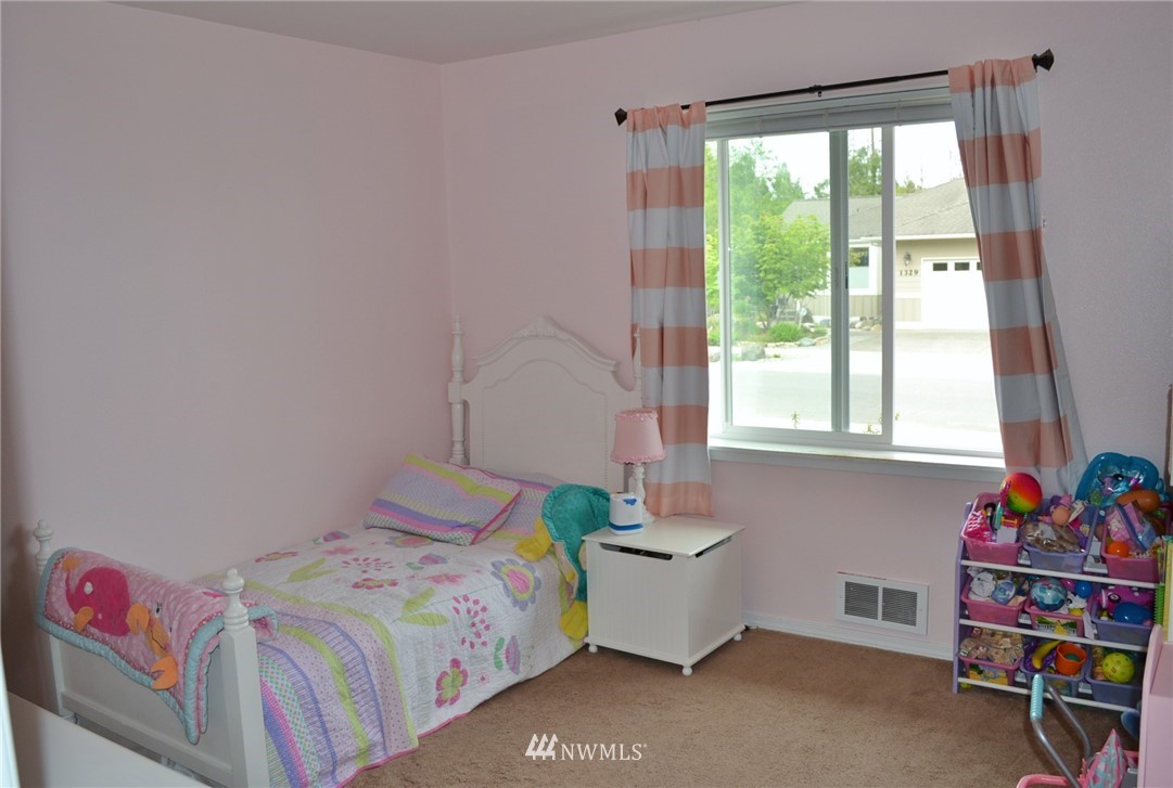 1332 Rook Drive Port Angeles, WA 98362 - Photo 10 of 17 Gallery Image 10