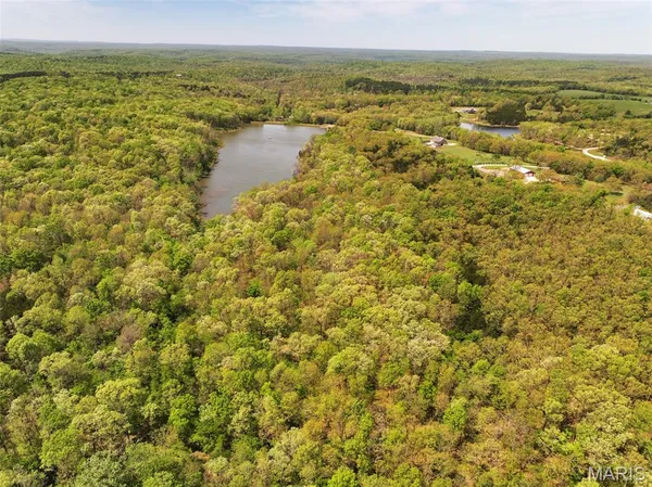 $997,500 | 2551 Yellow Rock Road, De Soto, MO 63020