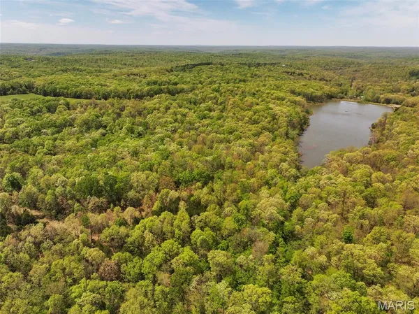 $997,500 | 2551 Yellow Rock Road, De Soto, MO 63020