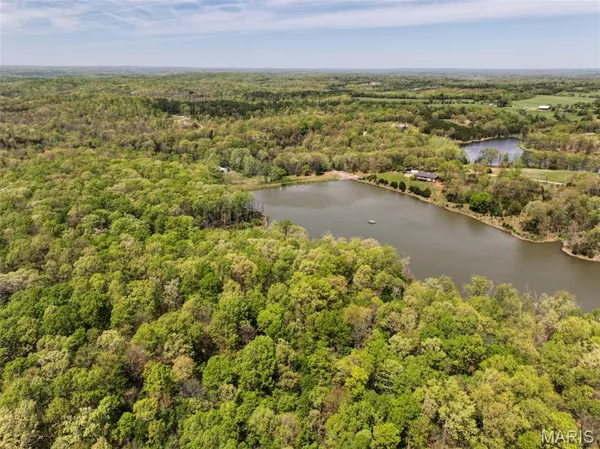 $997,500 | 2551 Yellow Rock Road, De Soto, MO 63020