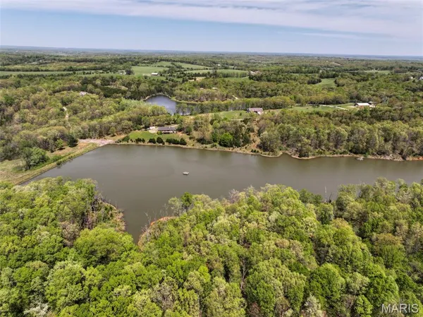 $997,500 | 2551 Yellow Rock Road, De Soto, MO 63020