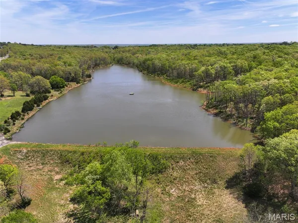 $997,500 | 2551 Yellow Rock Road, De Soto, MO 63020