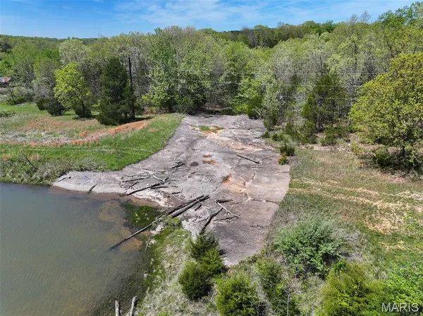 $997,500 | 2551 Yellow Rock Road, De Soto, MO 63020
