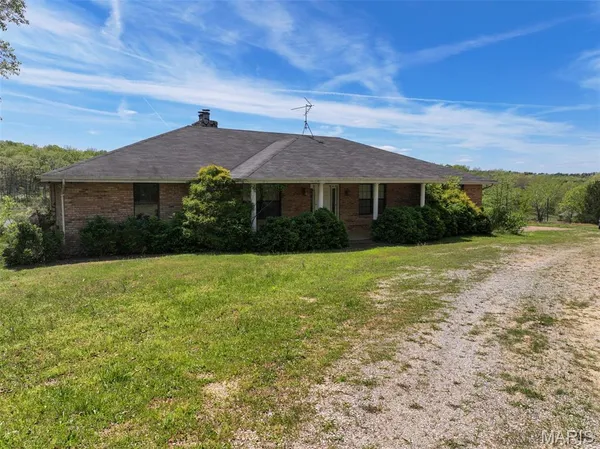 $997,500 | 2551 Yellow Rock Road, De Soto, MO 63020