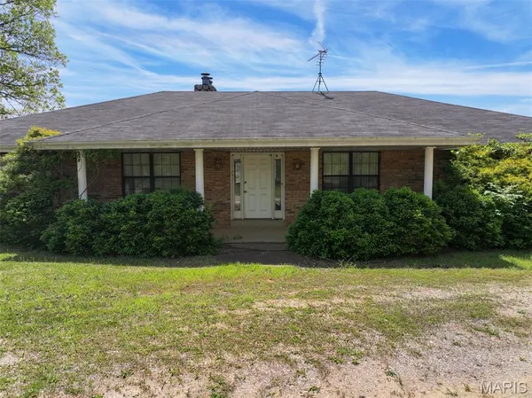 $997,500 | 2551 Yellow Rock Road, De Soto, MO 63020
