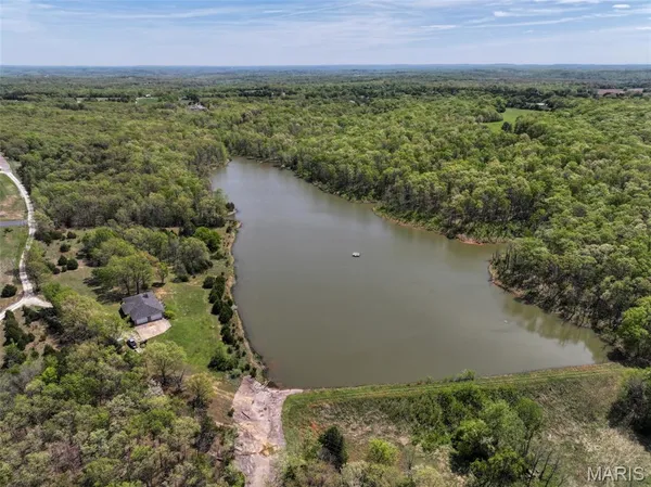 $997,500 | 2551 Yellow Rock Road, De Soto, MO 63020
