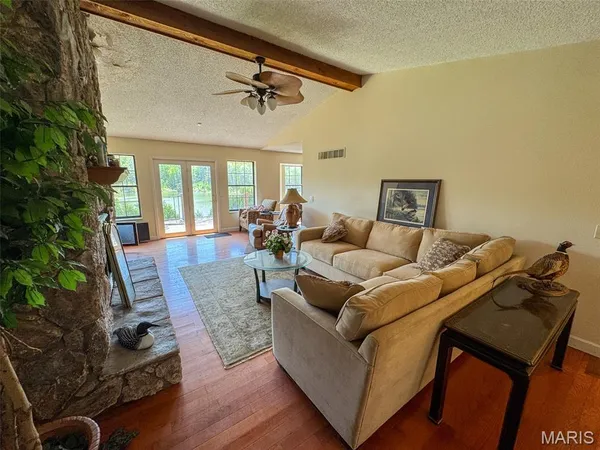 $997,500 | 2551 Yellow Rock Road, De Soto, MO 63020