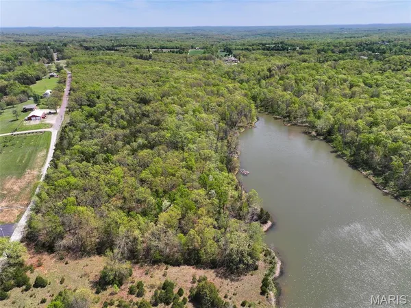 $997,500 | 2551 Yellow Rock Road, De Soto, MO 63020