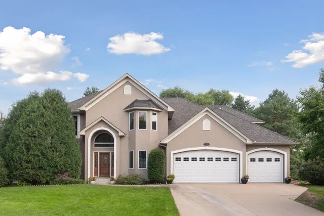 $745,500 | 2906 Butternut Drive, Chaska, MN 55318
