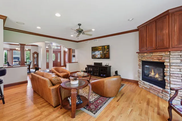 $745,500 | 2906 Butternut Drive, Chaska, MN 55318