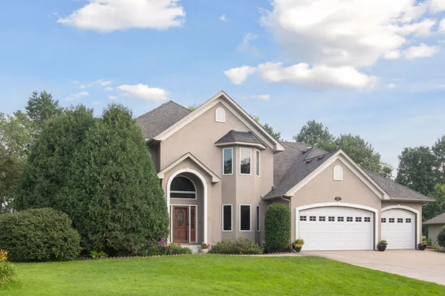 $745,500 | 2906 Butternut Drive, Chaska, MN 55318