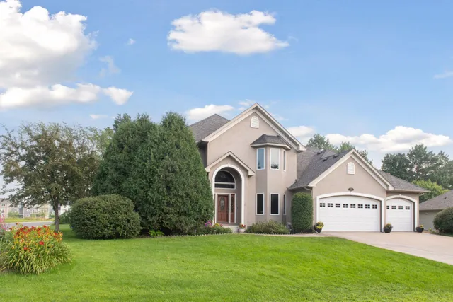 $745,500 | 2906 Butternut Drive, Chaska, MN 55318