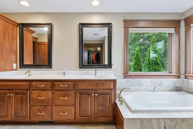 $745,500 | 2906 Butternut Drive, Chaska, MN 55318