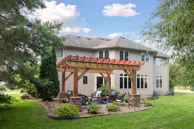 $745,500 | 2906 Butternut Drive, Chaska, MN 55318