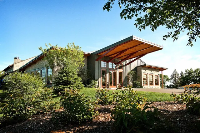 $745,500 | 2906 Butternut Drive, Chaska, MN 55318