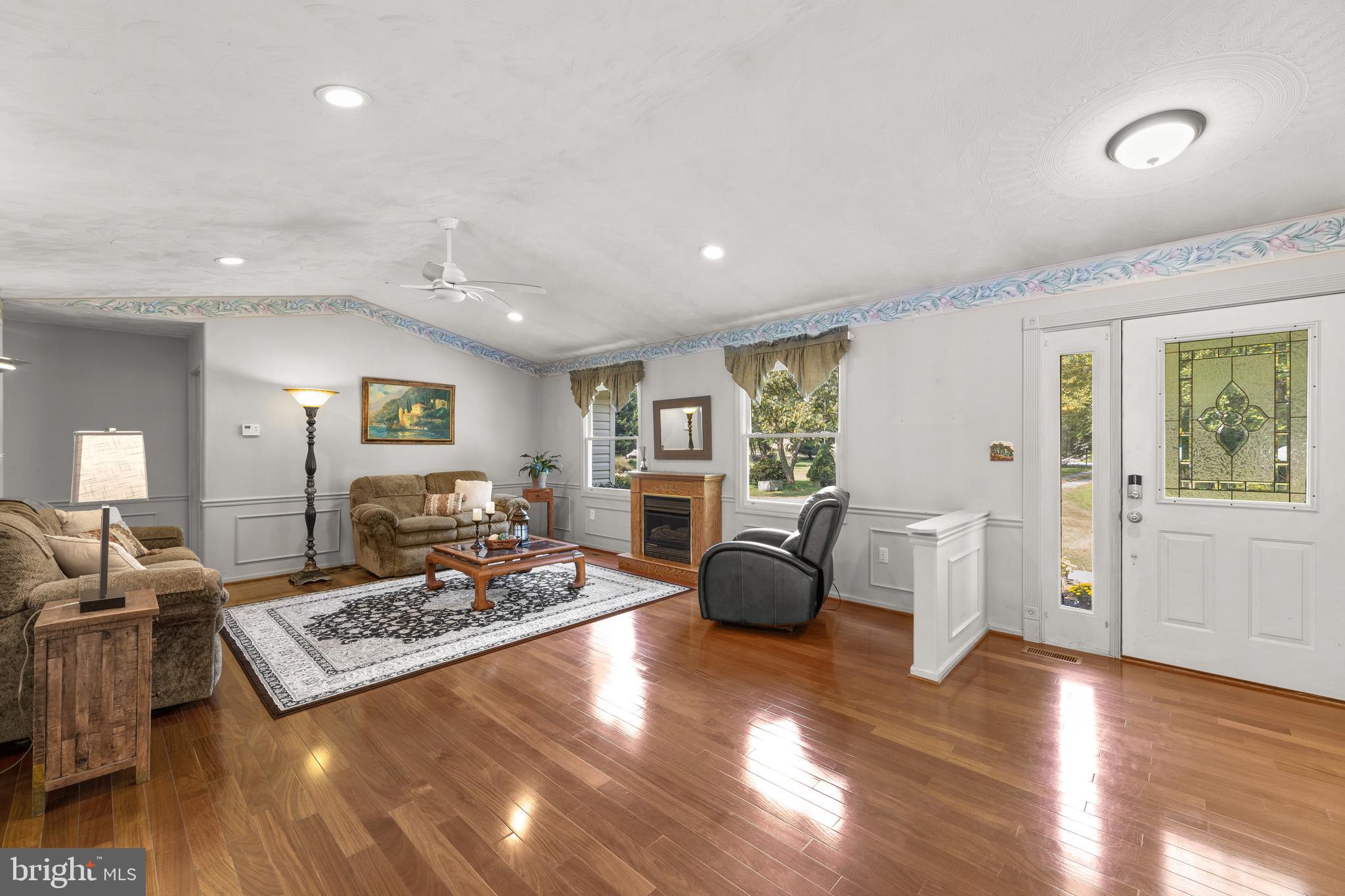 2647 Evergreen Road Odenton, MD 21054 - Photo 9 of 57 Living Room