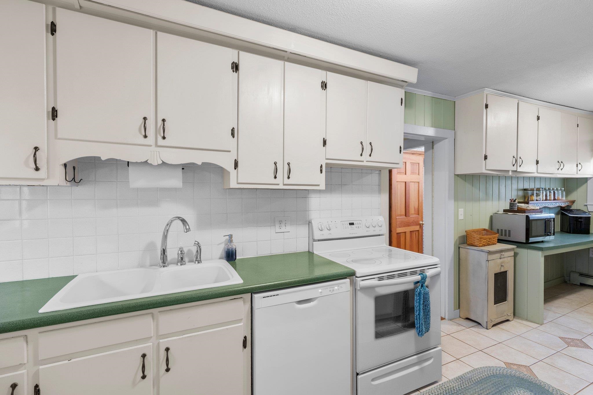 58 Franklin Street Rochester, NH 03867 - Photo 22 of 40