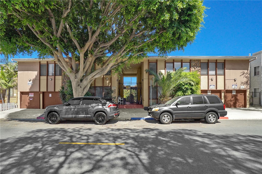 640 Elm Avenue, Unit 12 Long Beach, CA 90802 - Photo 2 of 19