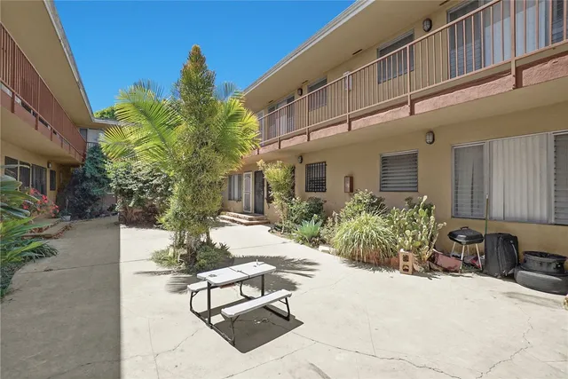$270,000 | 640 Elm Avenue, Unit 12, Long Beach, CA 90802