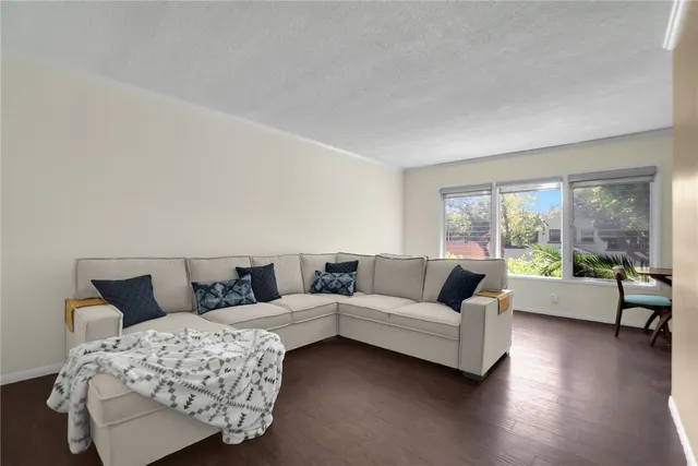 $270,000 | 640 Elm Avenue, Unit 12, Long Beach, CA 90802