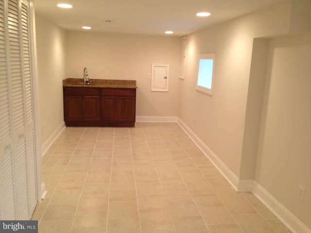 1812 Bonifant Road Silver Spring, MD 20906 - Photo 20 of 26 Wet bar