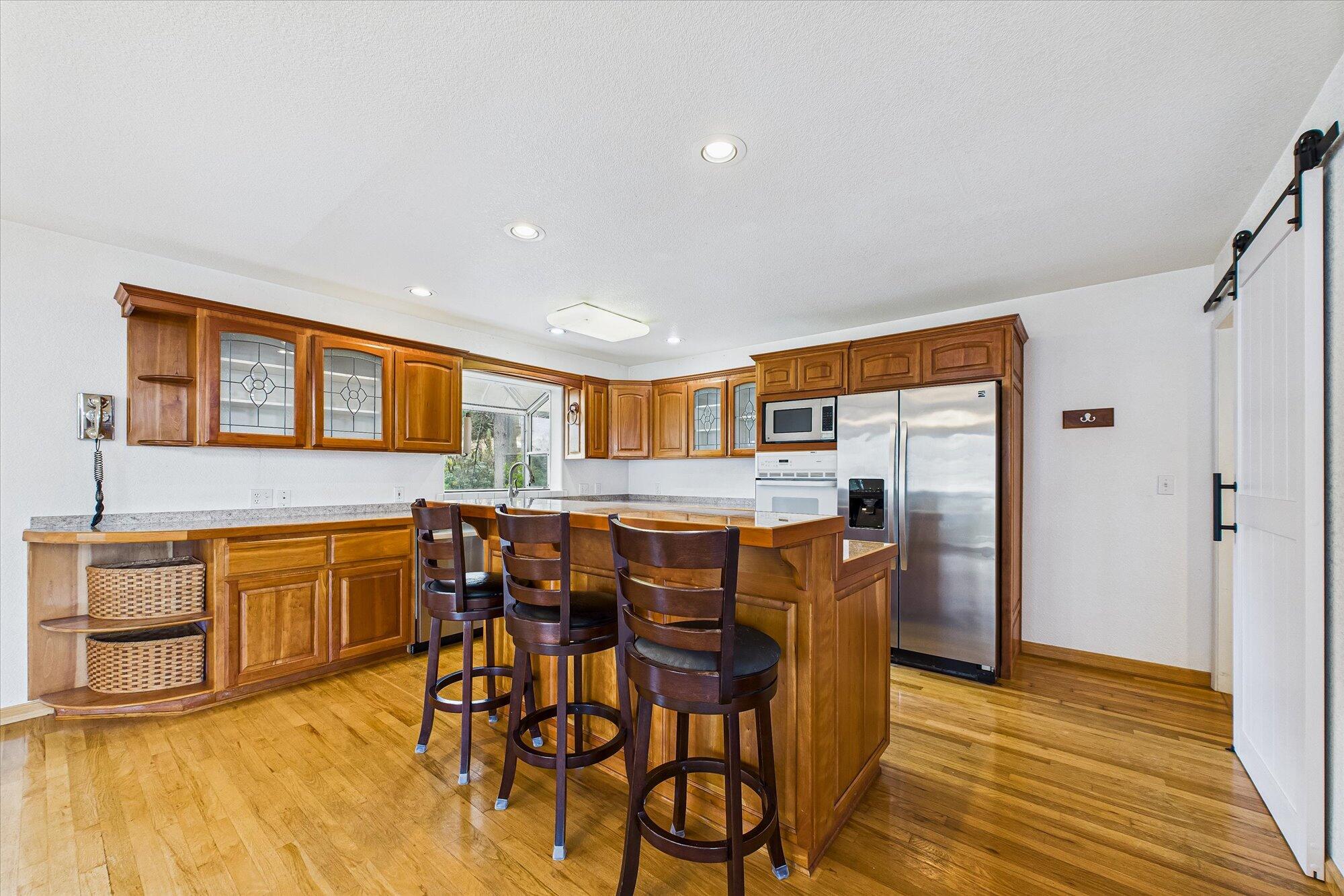341 Seafoam Road Whitethorn, CA 95589 - Photo 17 of 68