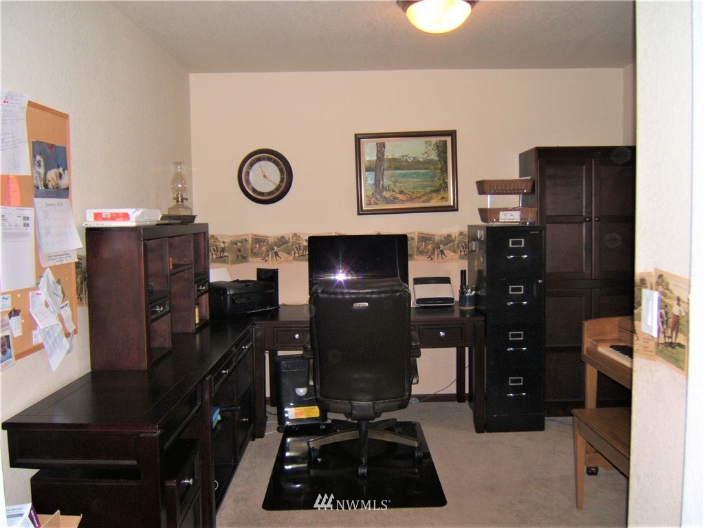 9232 Applegate Loop Southwest Rochester, WA 98579 - Photo 4 of 25