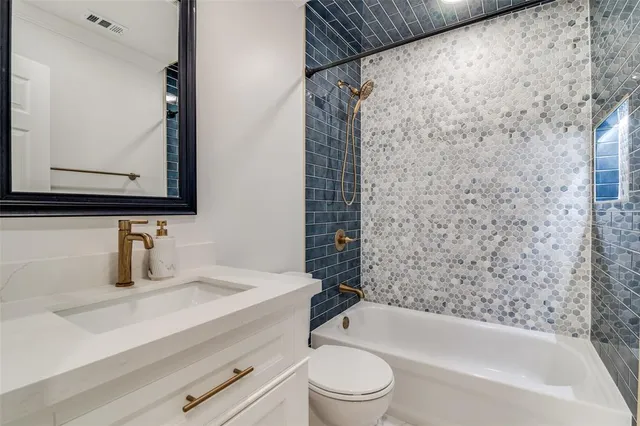 $2,300 | 3801 Christine Street, Rowlett, TX 75088