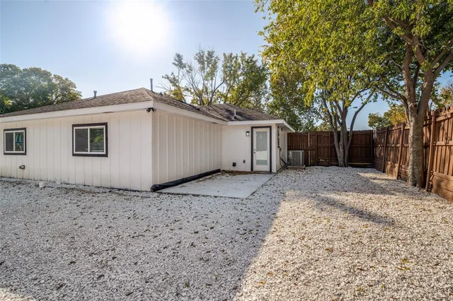 $2,300 | 3801 Christine Street, Rowlett, TX 75088