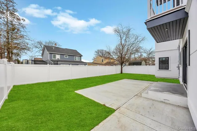 $1,629,999 | 49 Anvil Lane, Levittown, NY 11756