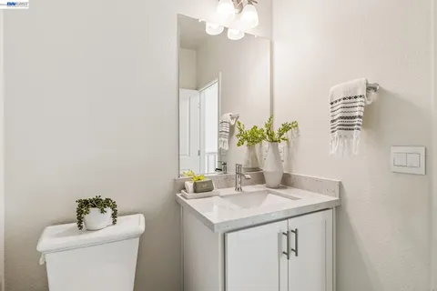 $999,999 | 28957 Ashwell Avenue, Hayward, CA 94544