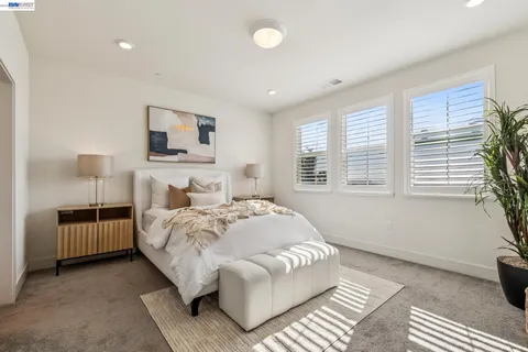 $999,999 | 28957 Ashwell Avenue, Hayward, CA 94544