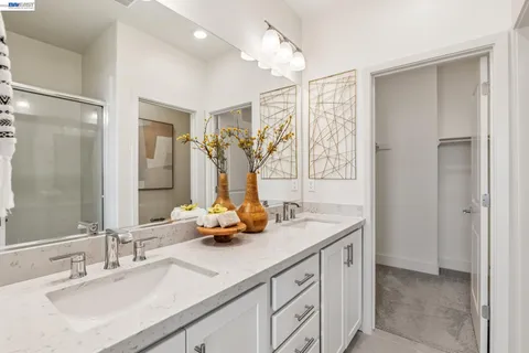 $999,999 | 28957 Ashwell Avenue, Hayward, CA 94544